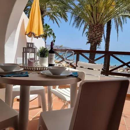Wunderschoenes In Playa De La Americas Mit Grossem Gemeinsamem Pool