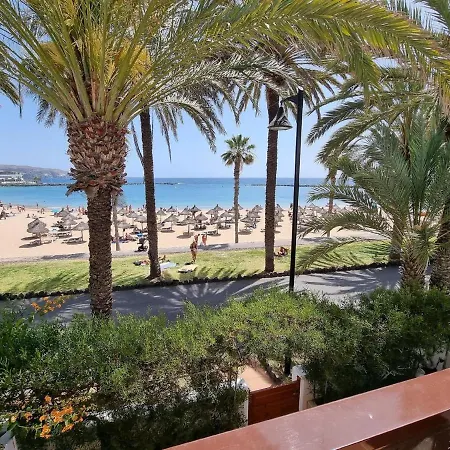 Wunderschoenes In Playa De La Americas Mit Grossem Gemeinsamem Pool